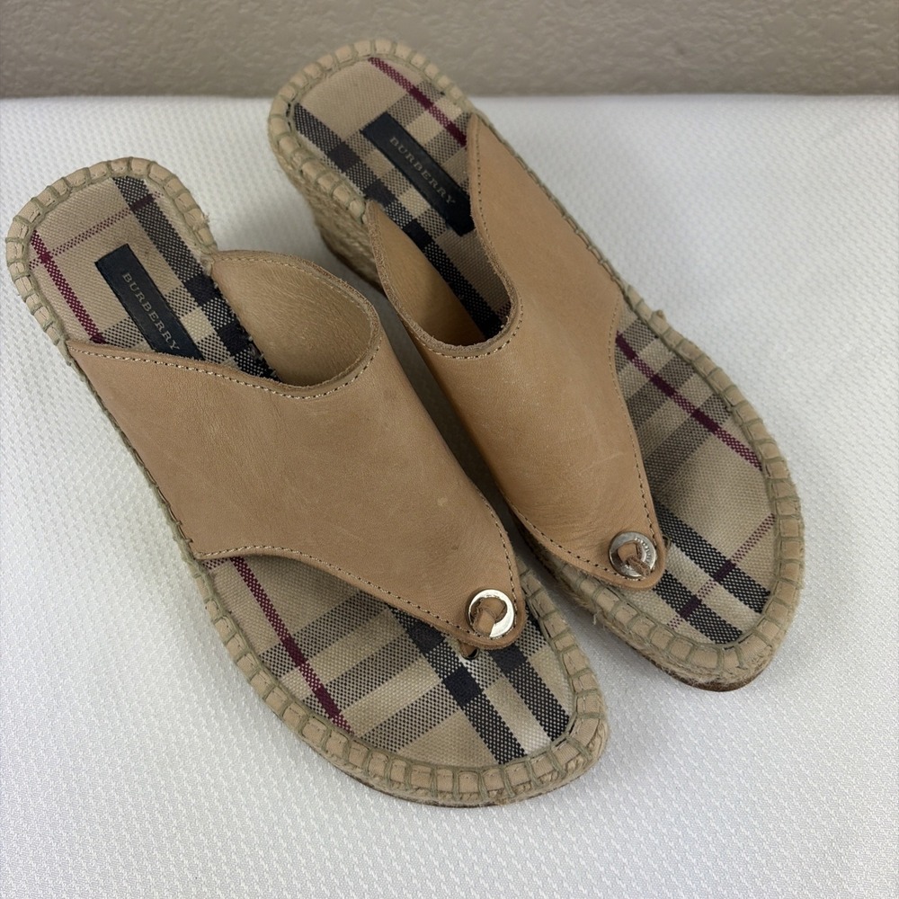 Burberry Womens sz 38 US 7  Espadrille Wedge Sandals shoes White /‎ Red Plaid